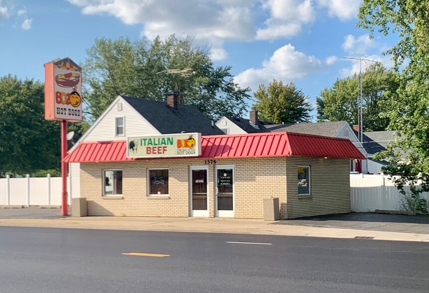 1375 W Court St, Kankakee, IL for sale - Building Photo - Image 1 of 6