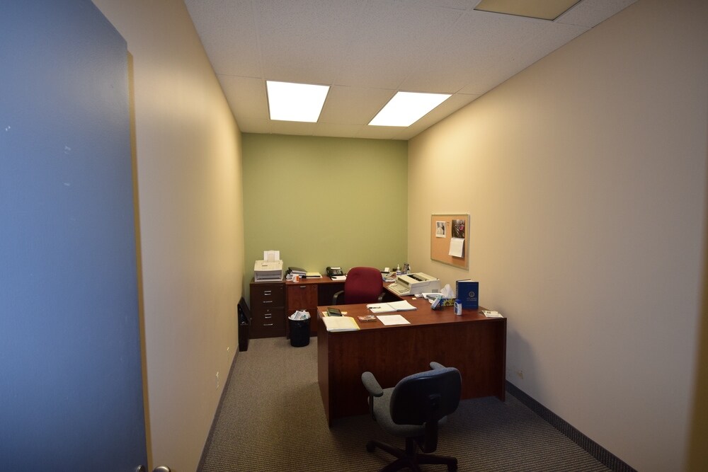 3615 9th St SE, Calgary, AB for sale Interior Photo- Image 1 of 1