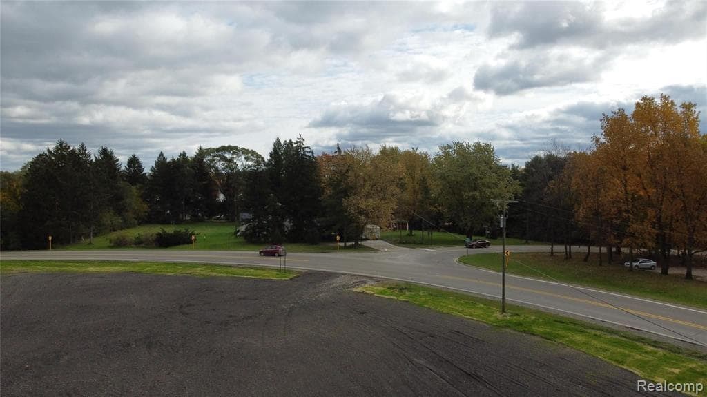 10855 Silver Lake Rd, South Lyon, MI for sale Primary Photo- Image 1 of 7