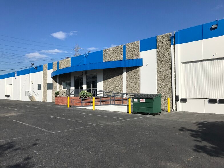 6371 Randolph St, Commerce, CA à louer - Photo du bâtiment - Image 3 de 3