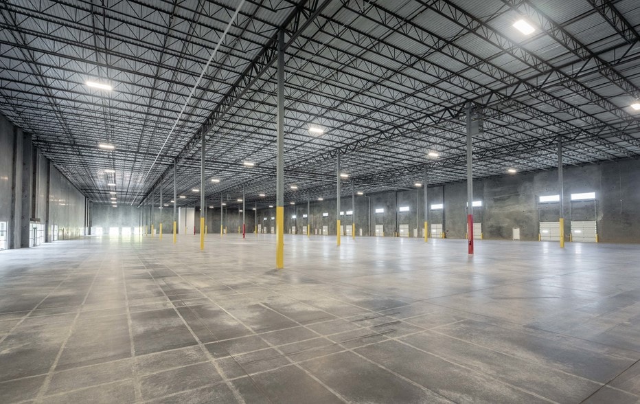 180 International Dr NW, Concord, NC for lease - Interior Photo - Image 2 of 5