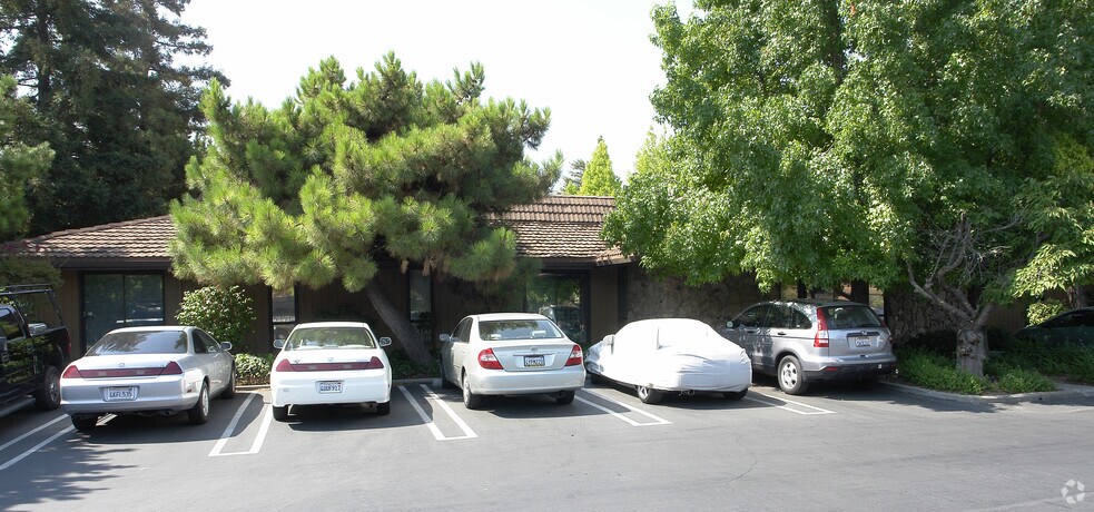 3725 Lone Tree Way, Antioch, CA à vendre - Photo du bâtiment - Image 3 de 4