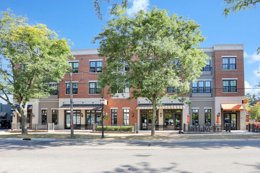 18-26 & 29-33 W Waterloo St portefeuille de 2 propriétés à vendre sur LoopNet.ca - Photo du bâtiment - Image 1 de 40