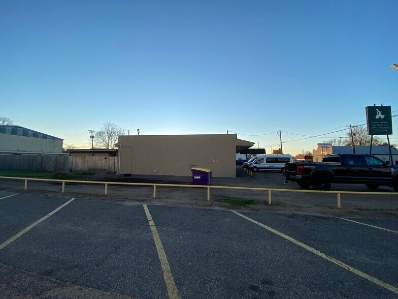 2000 E Texas St, Bossier City, LA à vendre - Photo du bâtiment - Image 2 de 7