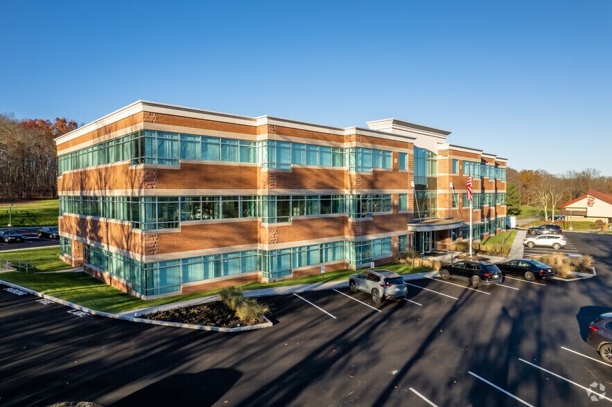 2 Park Central Dr, Southborough, MA à louer - Photo du bâtiment - Image 3 de 10