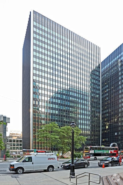 320 Queen St, Ottawa, ON à louer - Photo du bâtiment - Image 2 de 10