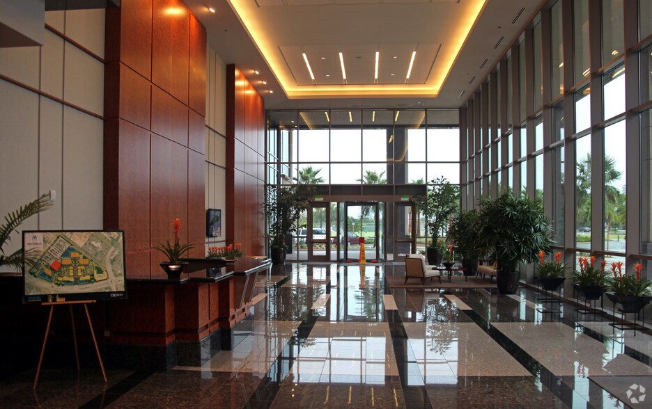 4030 W Boy Scout Blvd, Tampa, FL à louer - Hall d’entrée - Image 3 de 19