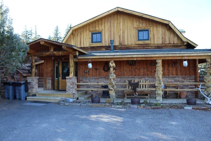 65 Bald Mountain Rd, Dubois, WY à vendre - Photo du bâtiment - Image 2 de 23