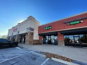 100 E Joyce Blvd, Fayetteville, AR à louer Photo du bâtiment- Image 2 de 4