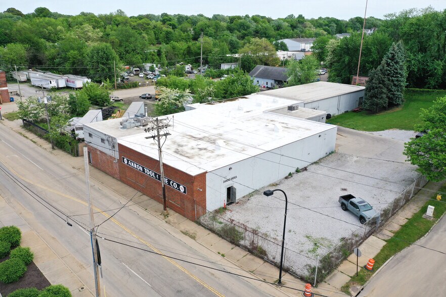 96 E Miller Ave, Akron, OH à vendre - Photo du bâtiment - Image 2 de 27