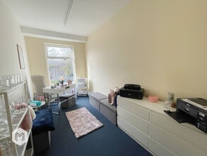 200-202 Deane Rd, Bolton à louer Photo intérieure- Image 1 de 10