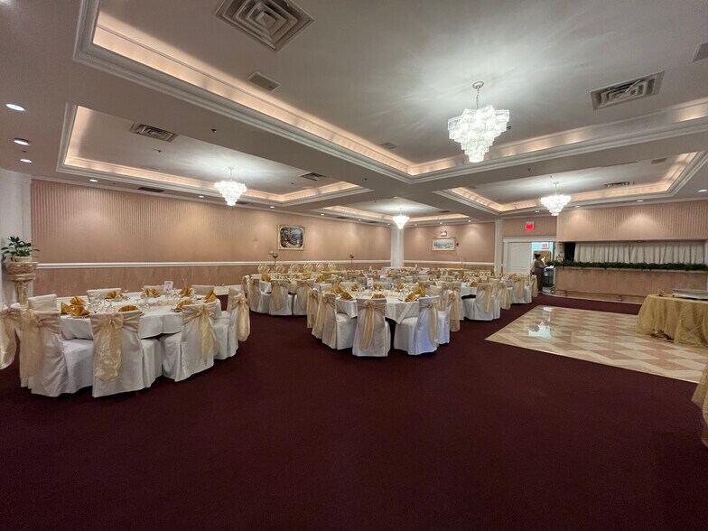 3237 S Harlem Ave, Berwyn, IL à vendre - Photo du bâtiment - Image 3 de 8