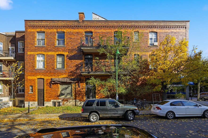 1075-1089 Av Bernard, Montréal, QC for sale - Building Photo - Image 2 of 7