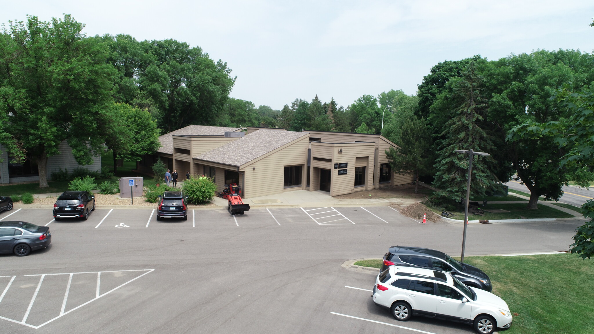 7460 Market Place Dr, Eden Prairie, MN à vendre Photo principale- Image 1 de 5