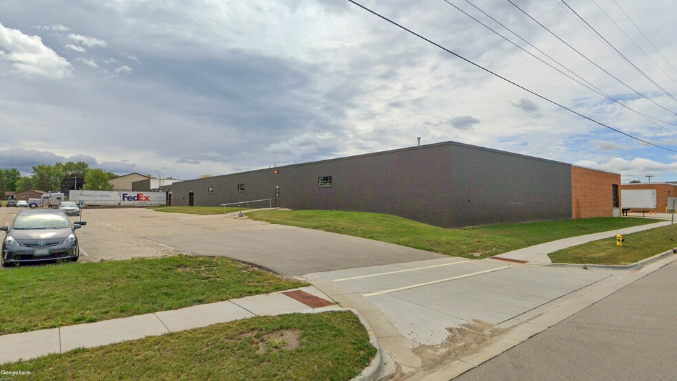 901-1031 Janesville Rd, Fort Atkinson, WI for sale - Building Photo - Image 3 of 11