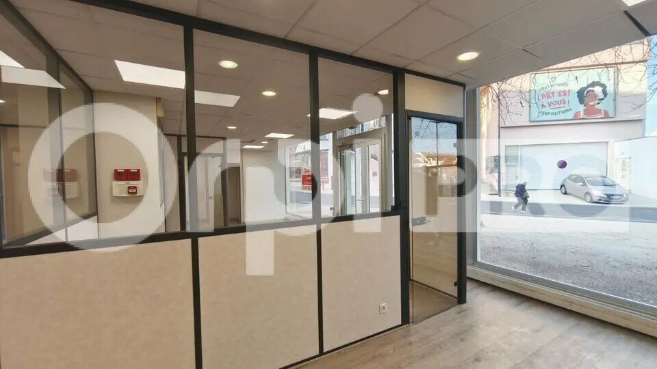 Commerce de détail dans Melun à louer - Photo intérieure - Image 3 de 8