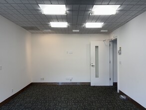 10-20 Liberty Ship Way, Sausalito, CA à louer Photo intérieure- Image 1 de 3