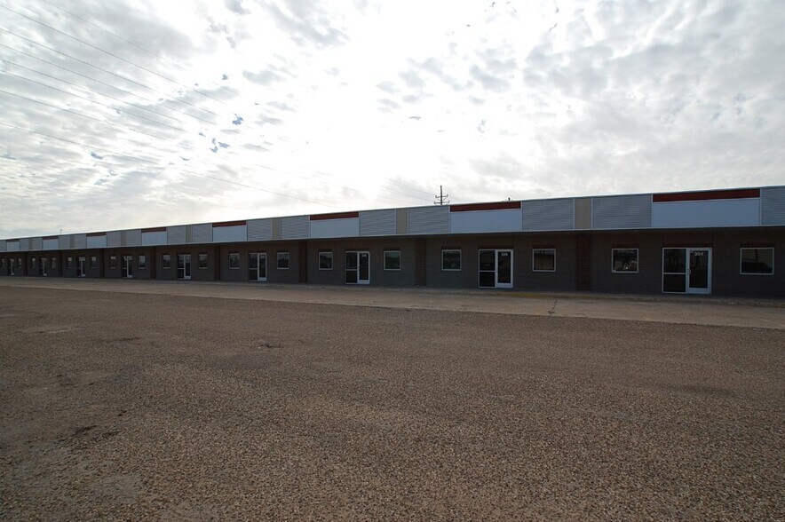 302-340 E 40th St, Lubbock, TX à louer - Photo du bâtiment - Image 3 de 6