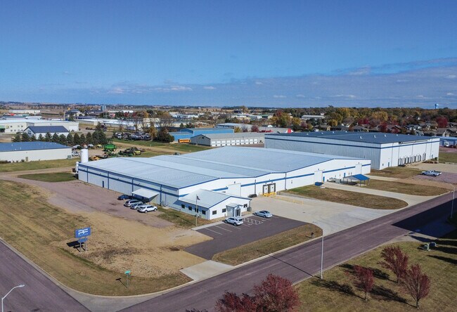 Plus de détails pour 100 Quality Park Dr, Beresford, SD - Industriel à vendre