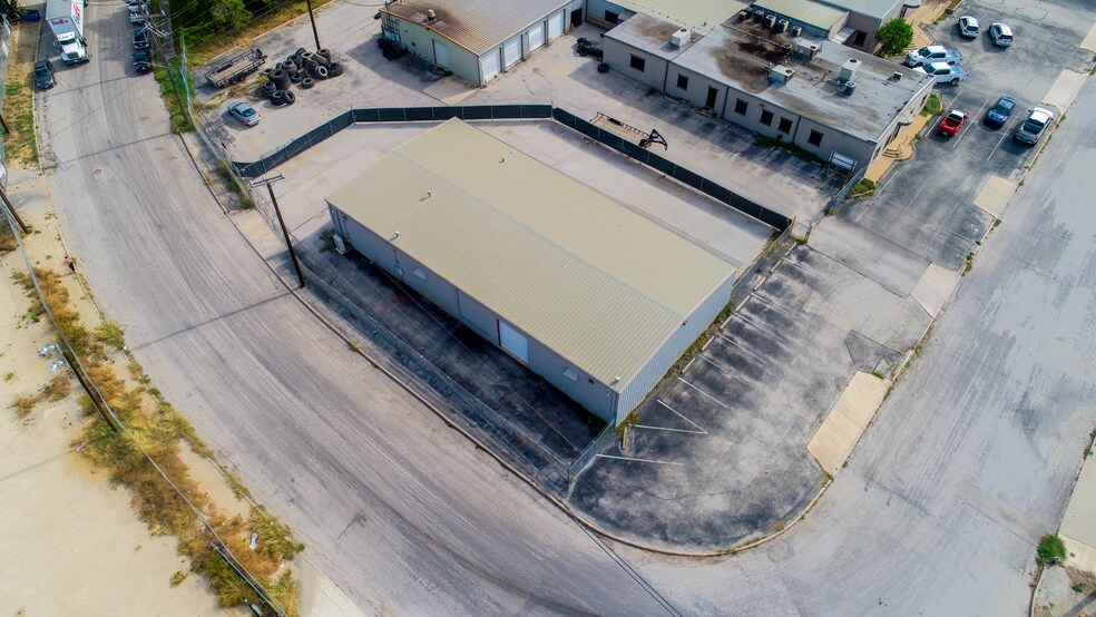 4711 Broom St, San Antonio, TX à louer - Photo du bâtiment - Image 2 de 8