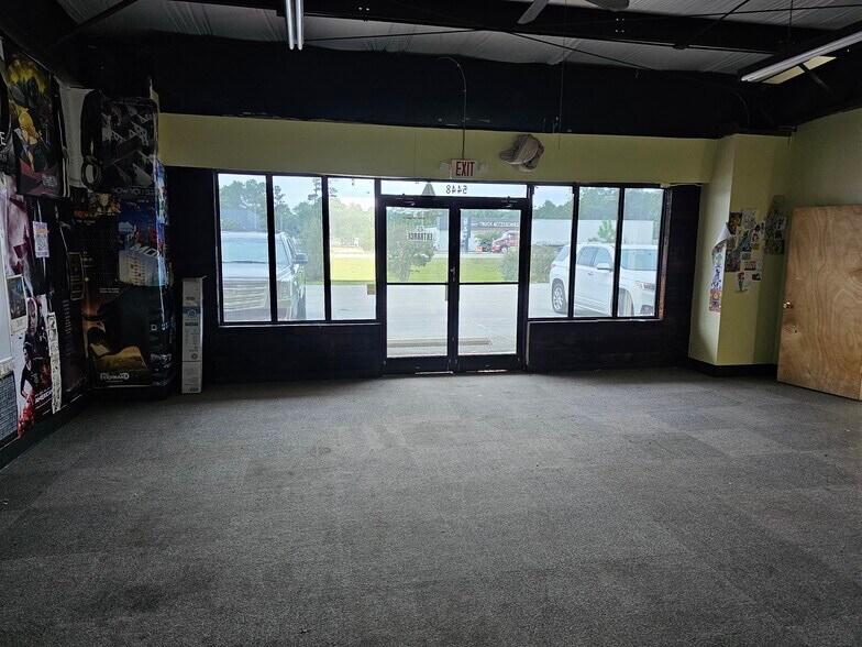 5458 HWY 70 W, Morehead City, NC à louer - Photo du bâtiment - Image 3 de 12