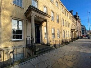 24-25 St. Andrew Sq, Edinburgh for lease Building Photo- Image 1 of 1