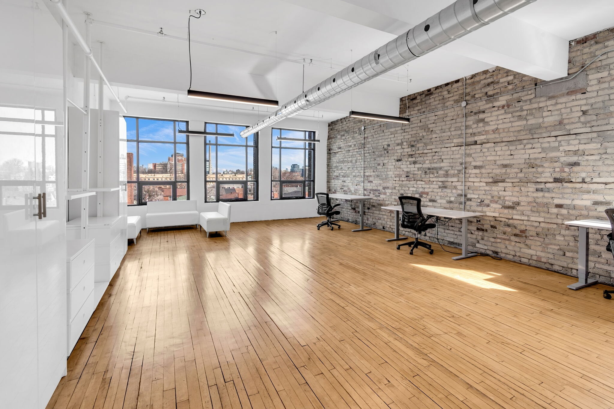 639 Queen St W, Toronto, ON for lease Interior Photo- Image 1 of 5