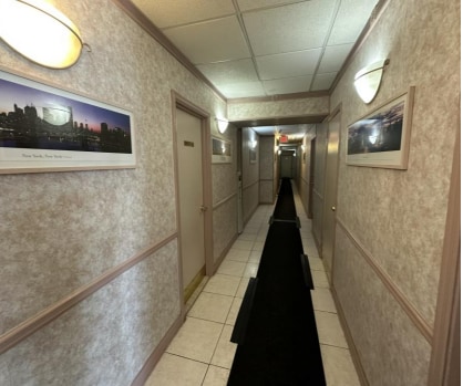 246 Mineola Blvd, Mineola, NY for lease Interior Photo- Image 1 of 4