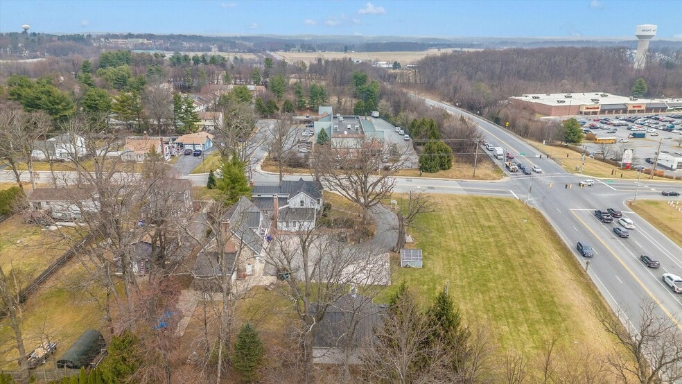 806 Park Ave, Mount Airy, MD for sale - Aerial - Image 3 of 45