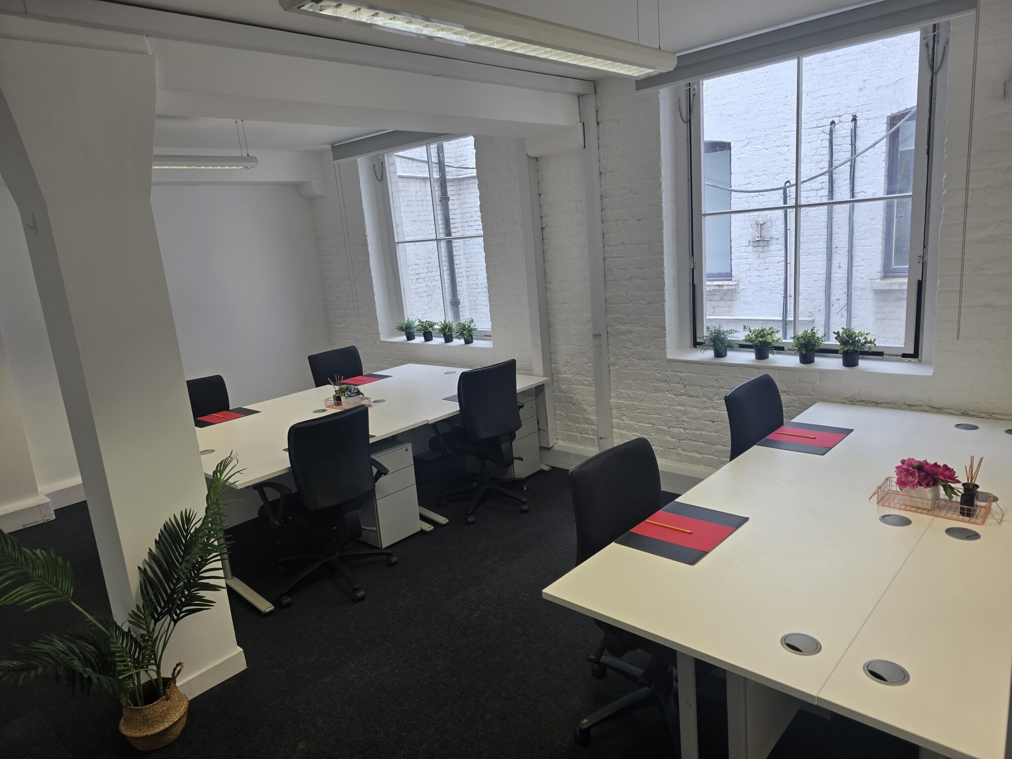 10 Whites Row, Londres à louer Photo intérieure- Image 1 de 3