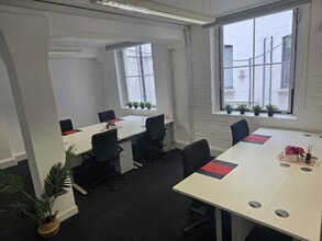 10 Whites Row, Londres à louer Photo intérieure- Image 1 de 3