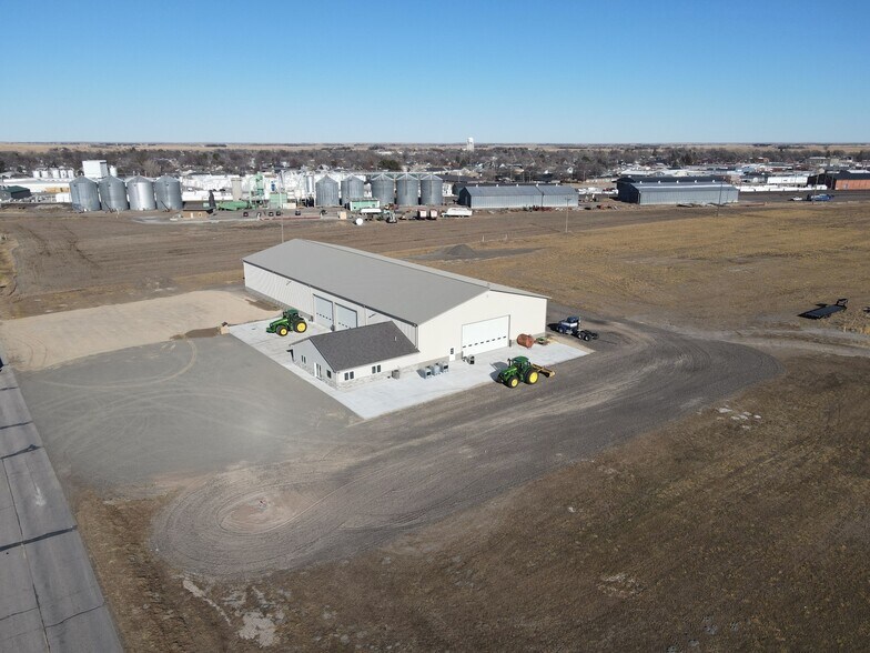 504 O St, Cozad, NE à vendre - Photo du bâtiment - Image 3 de 25