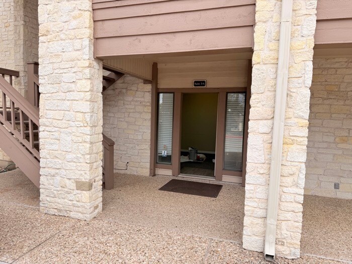12343 Hymeadow Dr, Austin, TX à louer - Photo du bâtiment - Image 2 de 17