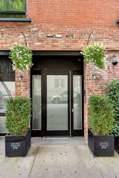 334 Grand St, New York, NY à louer - Photo du bâtiment - Image 3 de 22