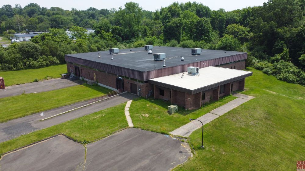 856 N Main Street Ext, Wallingford, CT à vendre Photo du bâtiment- Image 1 de 1