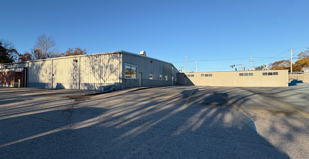 944 Middle St, Weymouth, MA à louer - Photo du bâtiment - Image 3 de 3