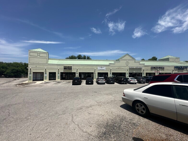 3505 Wurzbach Rd, San Antonio, TX à louer - Photo du bâtiment - Image 2 de 6