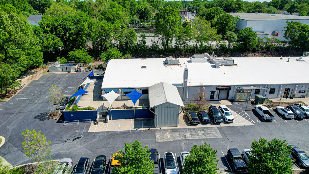 933 Louise Ave, Charlotte, NC for lease - Building Photo - Image 2 of 12