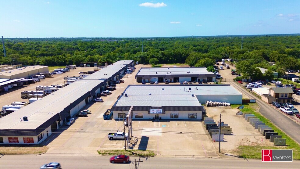 2800 W Division St, Arlington, TX à louer - Photo du bâtiment - Image 3 de 5