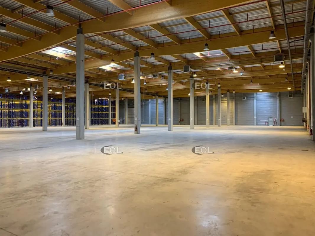 Industriel dans LA CAVALERIE à louer Photo intérieure- Image 1 de 3