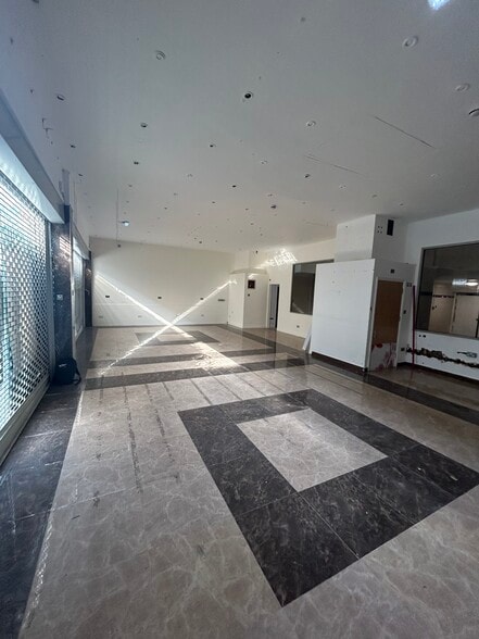 26-28 Brick Lane, London for lease - Building Photo - Image 2 of 5