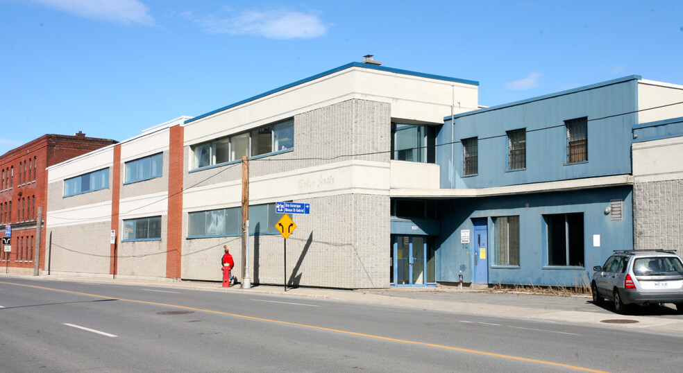 651 Rue Bridge, Montréal, QC for lease - Building Photo - Image 2 of 8