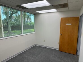 498 Palm Springs Dr, Altamonte Springs, FL for lease Interior Photo- Image 2 of 2