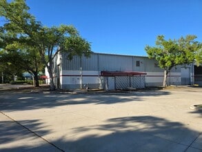 6411 Parkland Dr, Sarasota, FL for lease Building Photo- Image 1 of 5