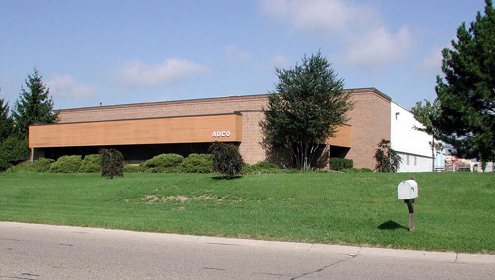 1900 Northfield Dr, Rochester Hills, MI à vendre - Autre - Image 2 de 9