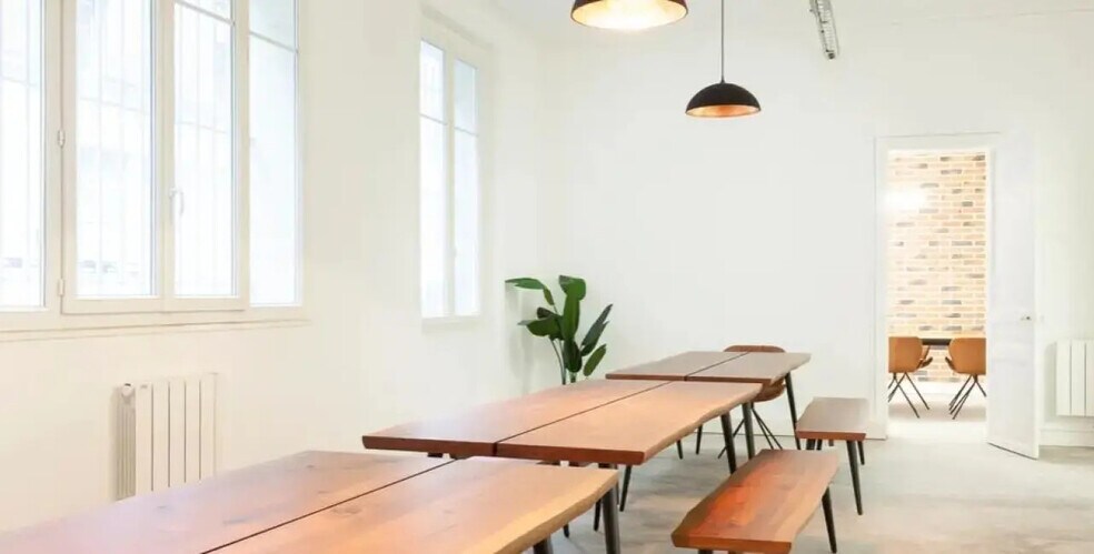 7-9 Rue De La Croix Faubin, Paris for lease - Interior Photo - Image 3 of 4