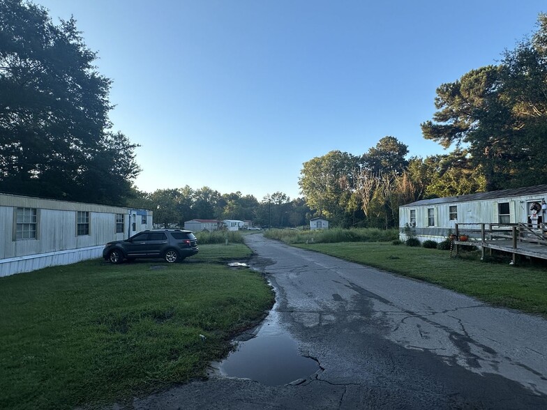 341 Dahlia St, Kinston, NC à vendre - Photo principale - Image 1 de 10