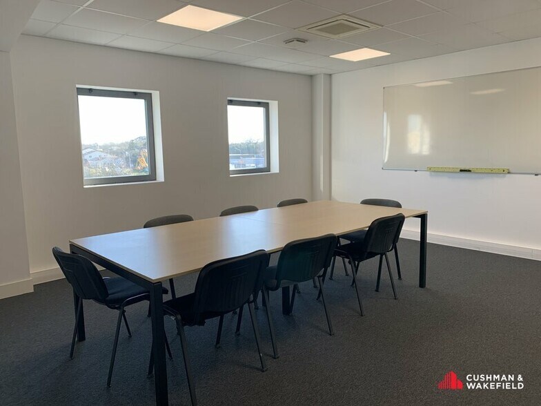 Office in Tresses for lease - Building Photo - Image 3 of 6