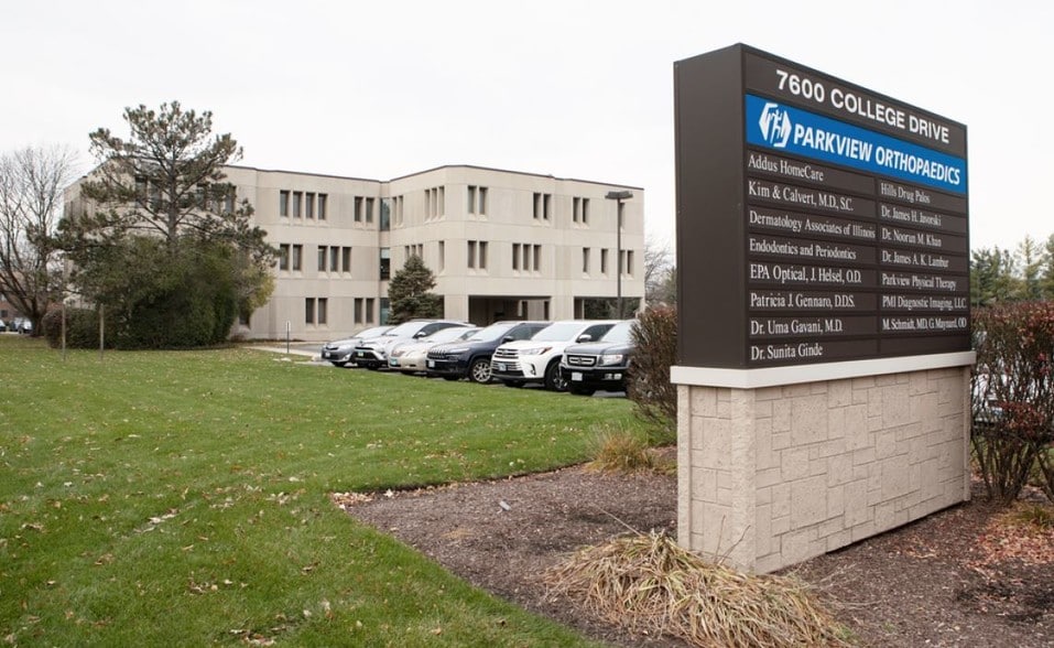 7600 College Dr, Palos Heights, IL for lease - Building Photo - Image 2 of 7