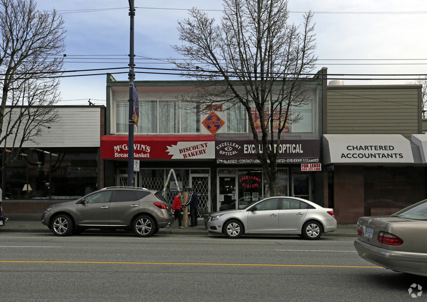 5932-5936 Fraser St, Vancouver, BC à louer - Photo du bâtiment - Image 2 de 6